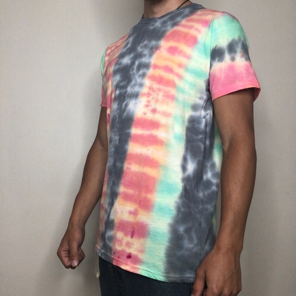 🧡✨COLORFUL TIE DYE SHIRT✨🧡 - Picture 2 of 3